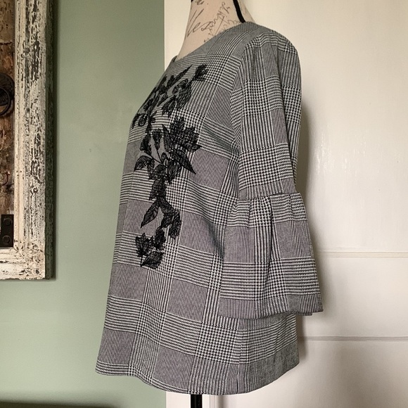 Calvin Klein Houndstooth Mixed Floral Embroidered Bell Sleeve Top - Picture 11 of 16